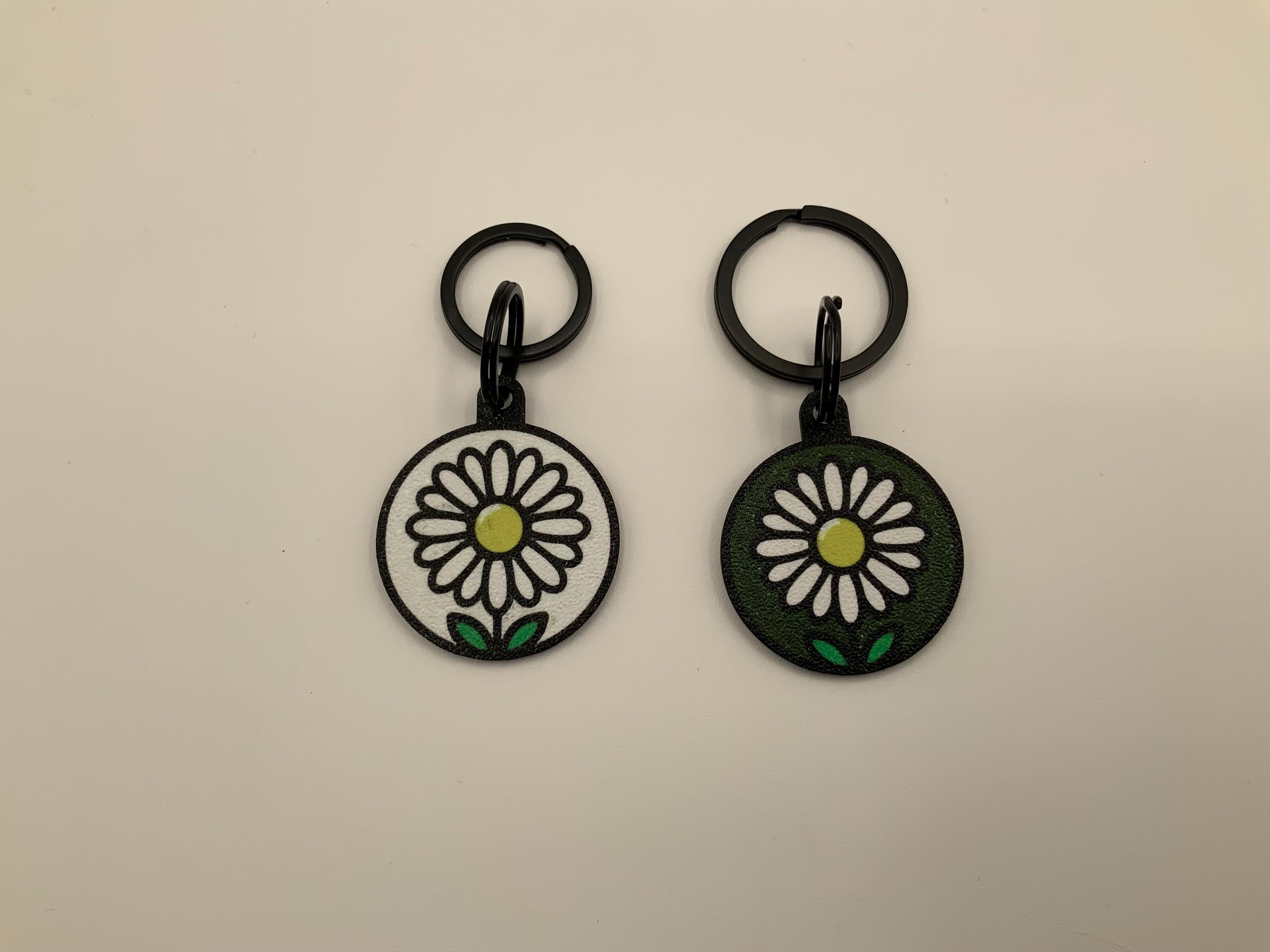 Daisy Plant Pet Tag: Embossed Custom Text, Multiple Colors